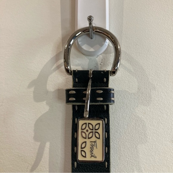 FOSSIL Leather White  Stitching Classic Vintage Look and Feel Belt - Picture 5 of 15